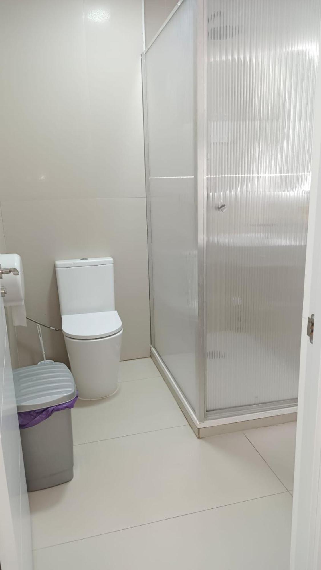 Hostel Las Rosas Madrid Dış mekan fotoğraf