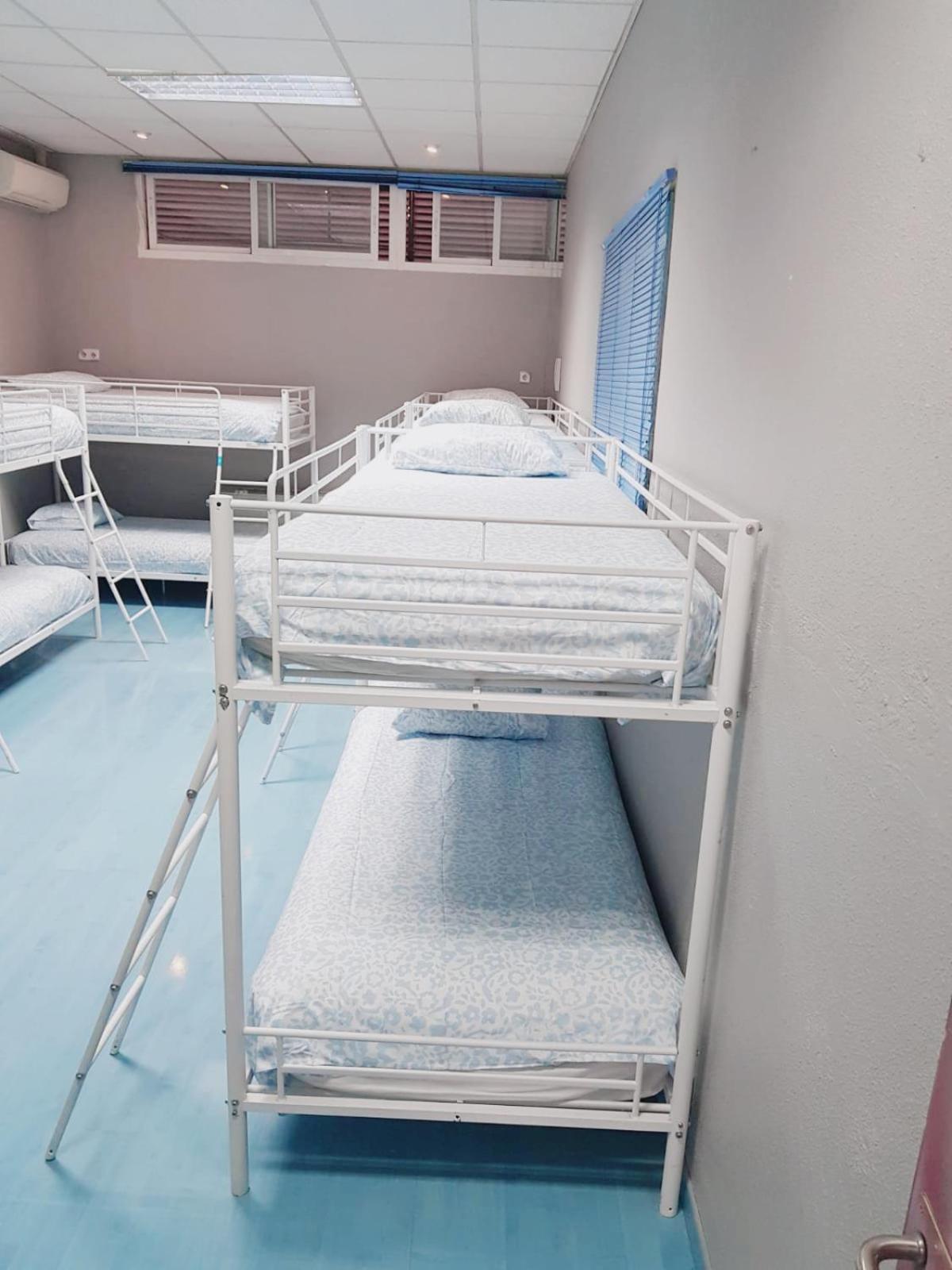 Hostel Las Rosas Madrid Dış mekan fotoğraf