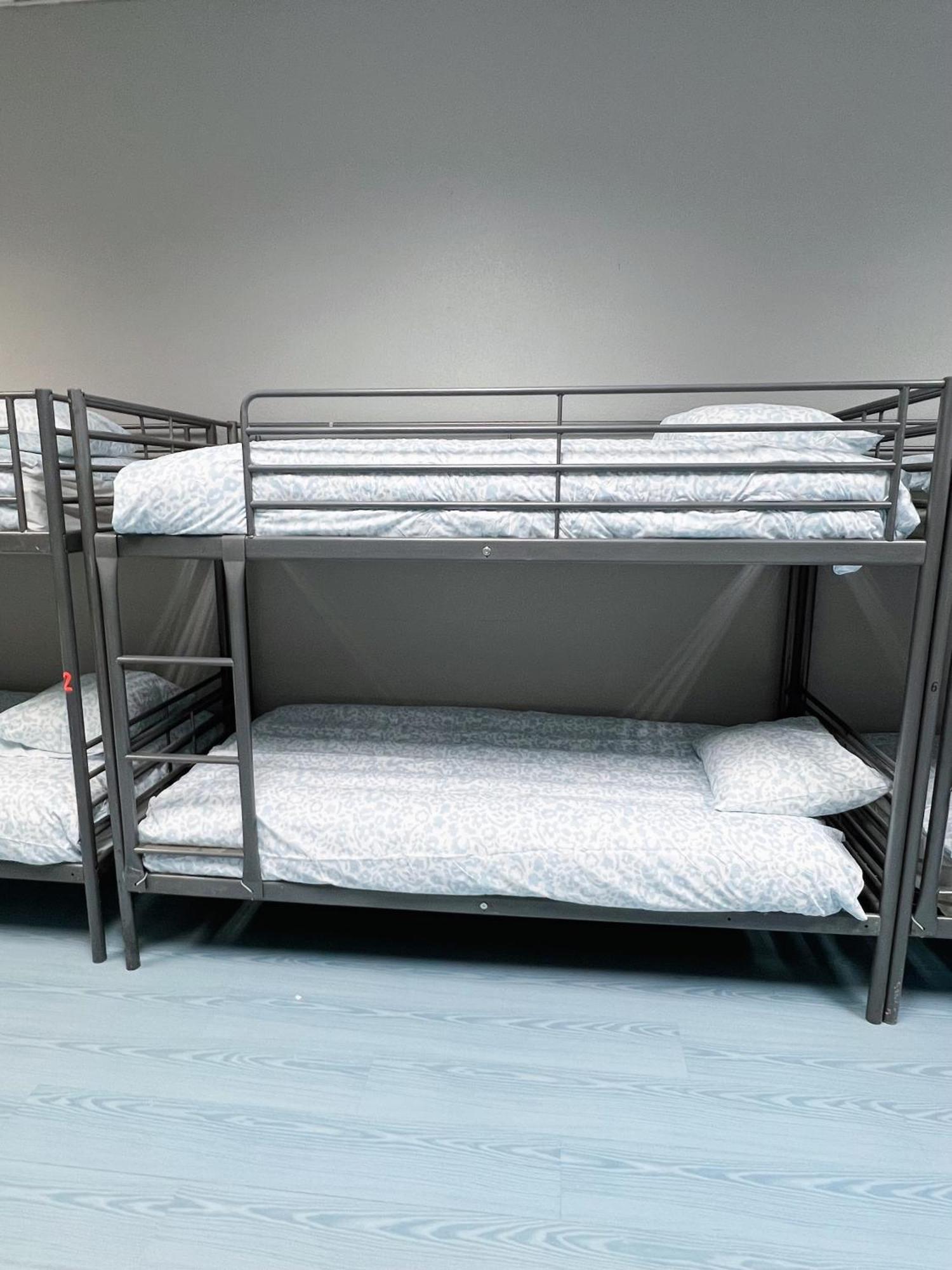 Hostel Las Rosas Madrid Dış mekan fotoğraf