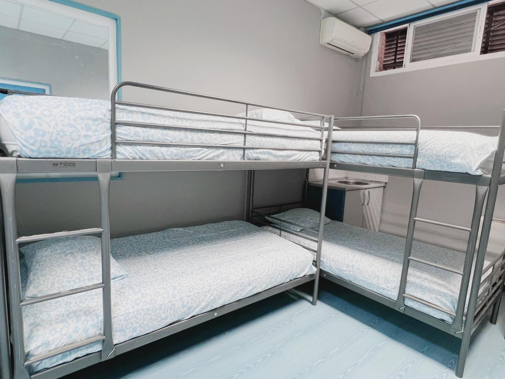 Hostel Las Rosas Madrid Dış mekan fotoğraf