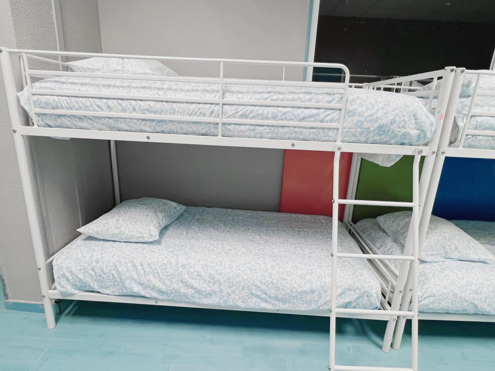 Hostel Las Rosas Madrid Dış mekan fotoğraf